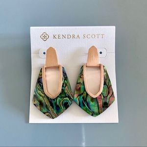 [SOLD] NWT Kendra Scott Kensley Abalone Earrings